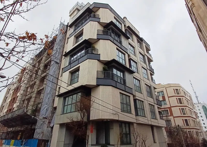 نمایی بیرونی و زیبا از ساختمان ام اس پی که توسط گروه مهندسی دیا طراحی و اجرا شده است